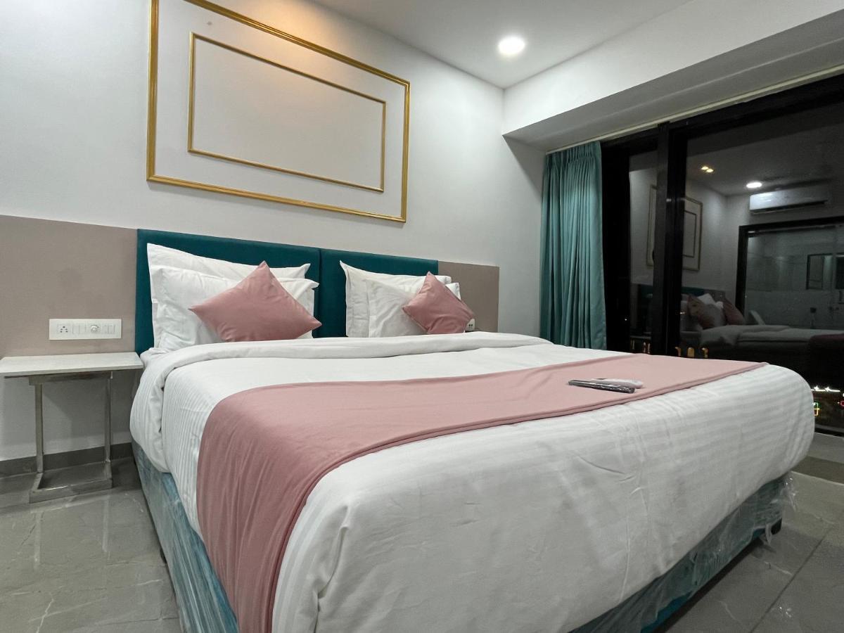 Hotel The Vital Surat Exterior photo
